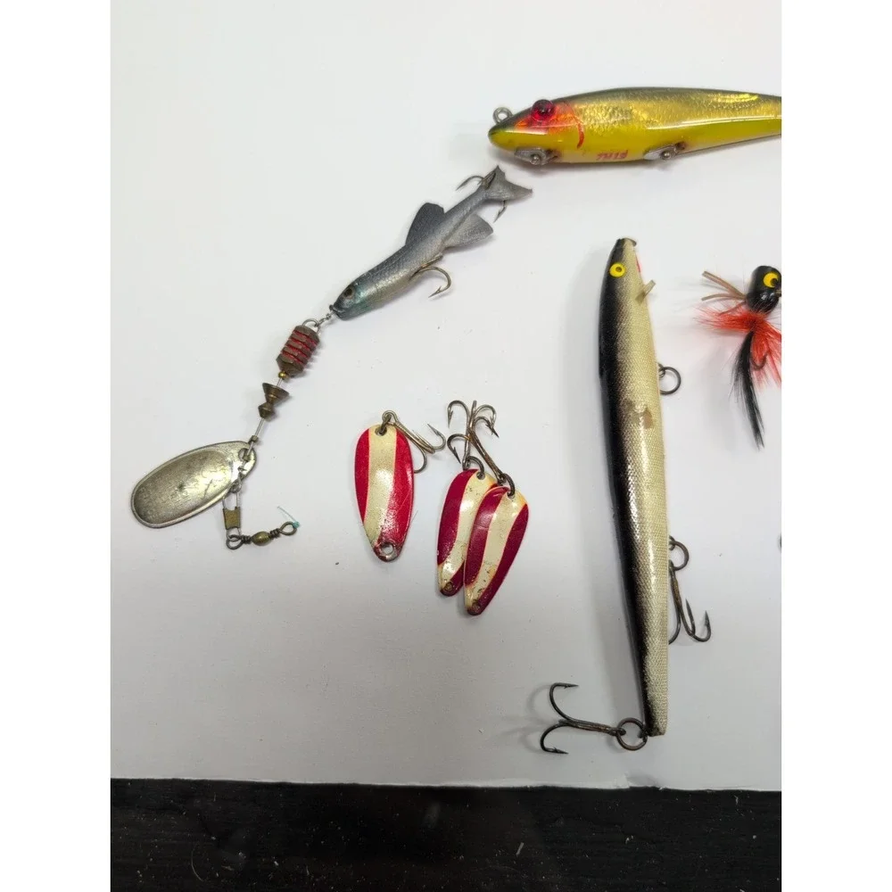 Vintage‎ Fishing Lure Lot of 17